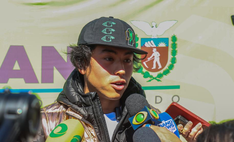 Medalhista olímpico estava acompanhado de outro curitibano que foi destaque na Olimpíada, Luigi Cini, bolsista do programa do Governo Geração Olímpica