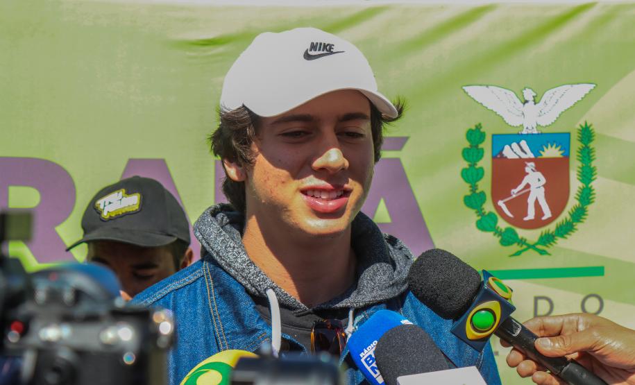 Medalhista olímpico estava acompanhado de outro curitibano que foi destaque na Olimpíada, Luigi Cini, bolsista do programa do Governo Geração Olímpica