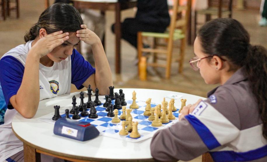 Doze modalidades aconteceram no primeiro dia dos Jogos Escolares