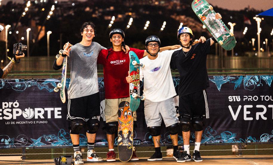 Skatista paranaense Gui Khury iguala recorde de Bob Burnquist em evento internacional