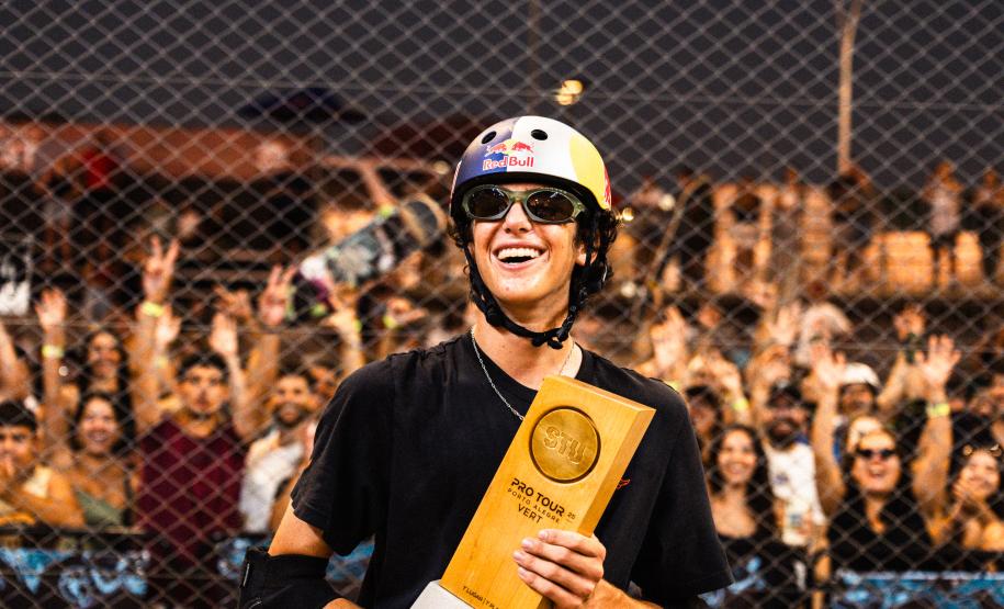 Skatista paranaense Gui Khury iguala recorde de Bob Burnquist em evento internacional