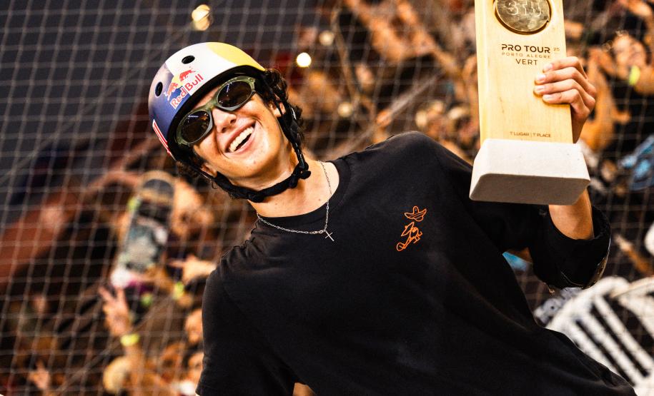 Skatista paranaense Gui Khury iguala recorde de Bob Burnquist em evento internacional