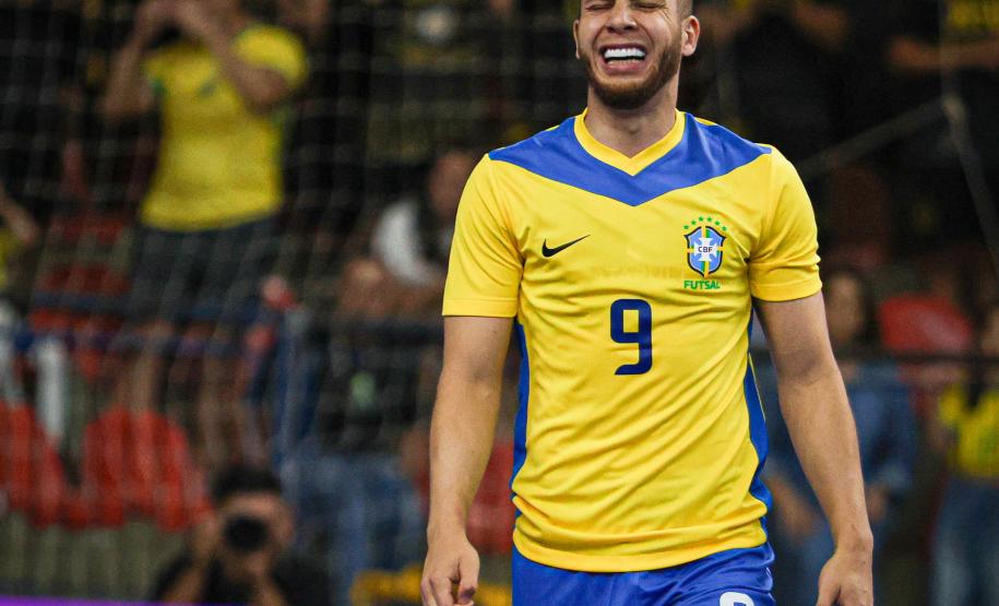 Seleção Brasileira de futsal conquista título com campanha invicta em São José dos Pinhais