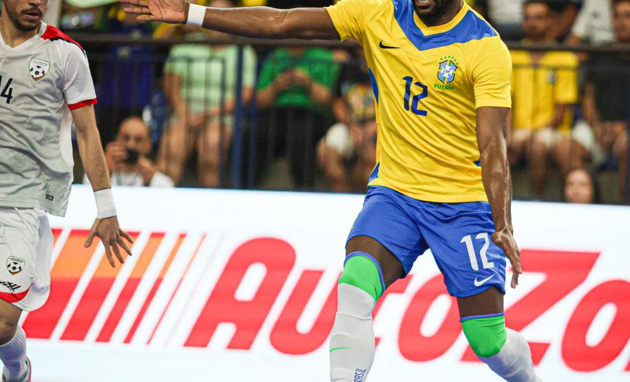 Seleção Brasileira de futsal conquista título com campanha invicta em São José dos Pinhais