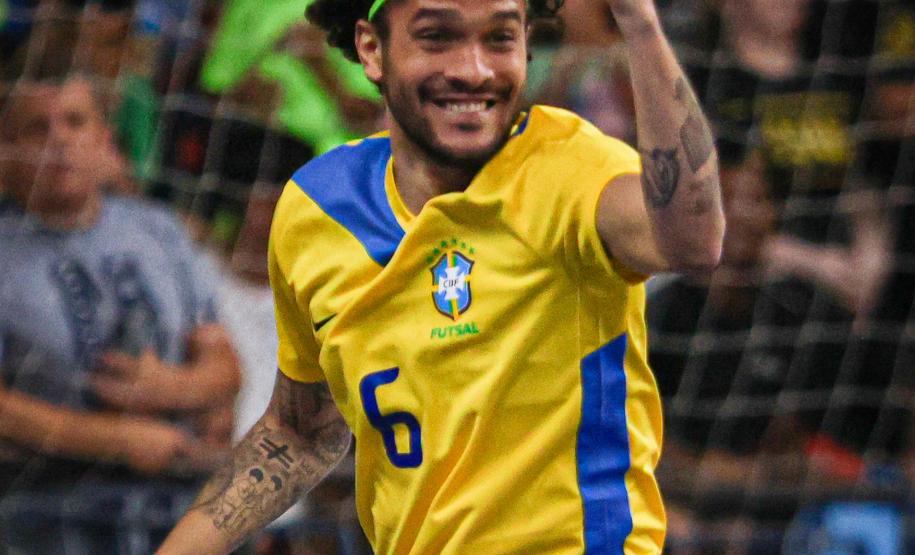 Seleção Brasileira de futsal conquista título com campanha invicta em São José dos Pinhais