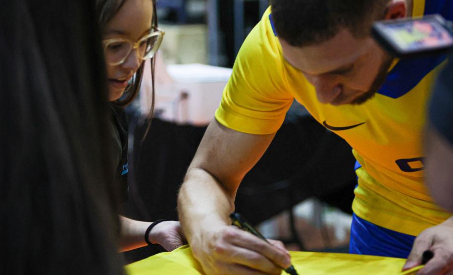 Seleção Brasileira de futsal conquista título com campanha invicta em São José dos Pinhais