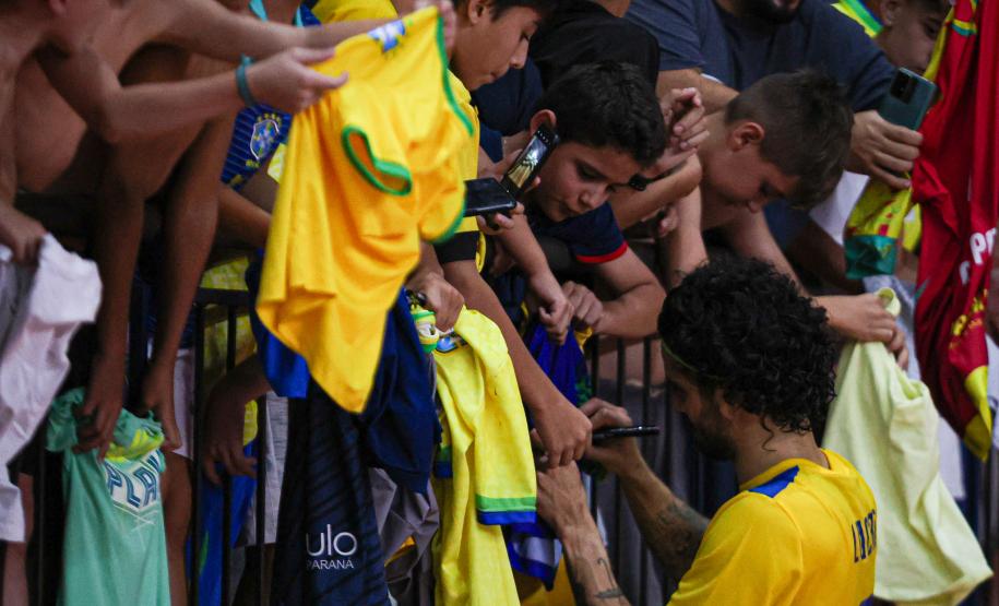 Seleção Brasileira de futsal conquista título com campanha invicta em São José dos Pinhais
