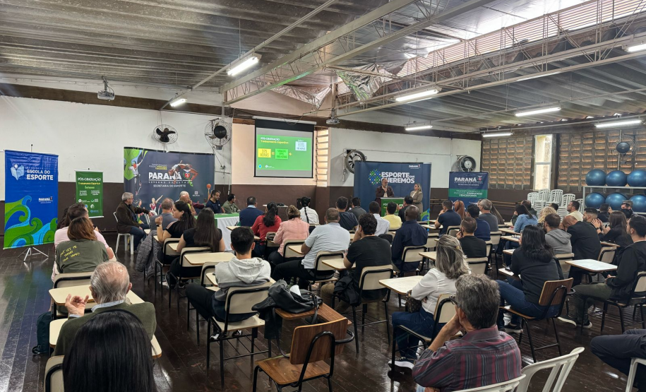 Mais de 120 profissionais de Educação Física de diversas cidades do Paraná concluíram, no último sábado (26), a Pós-graduação em Treinamento Esportivo.