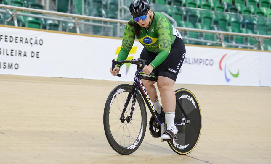 Victoria Barbosa, contemplada no Edital 05