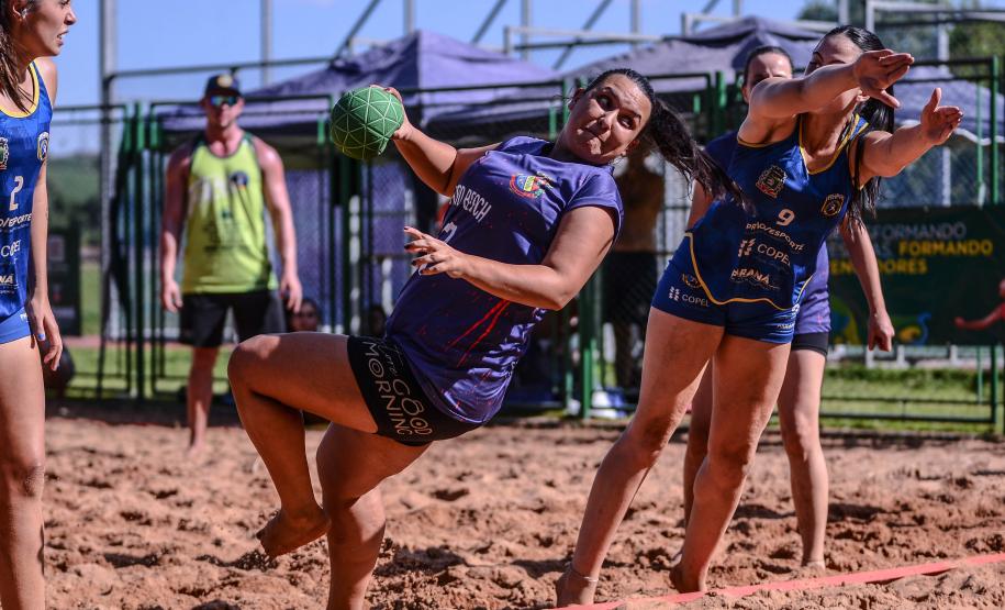 Os atletas competiram em modalidades como atletismo, badminton, bocha, bolão, ciclismo, ginástica rítmica, handebol de praia, natação, rugby, tênis, tênis de mesa e xadrez