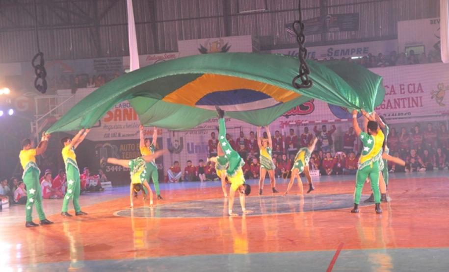 Abertura em Terra Rica.