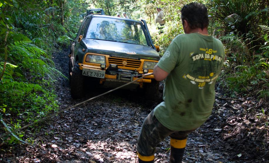 A modalidade de Trilha de Jipe fez o percurso da Butuca, em Pontal do Paraná A modalidade de Trilha de Jipe fez o percurso da Butuca, em Pontal do Paraná