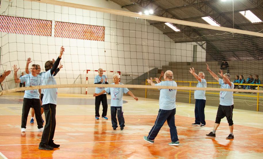 Jogos de Integração dos Idosos: Vôlei Câmbio Jogos de Integração dos Idosos: Vôlei Câmbio