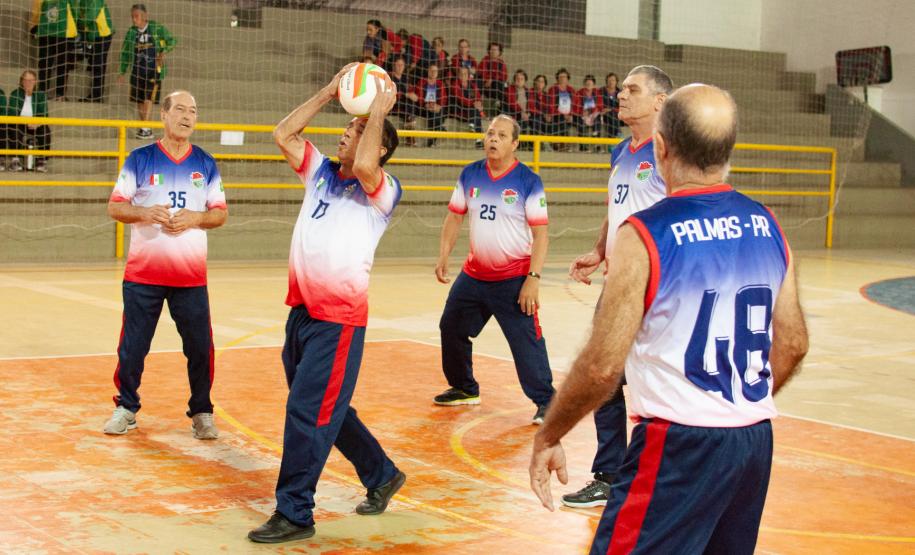 Jogos de Integração dos Idosos: Vôlei Câmbio Jogos de Integração dos Idosos: Vôlei Câmbio