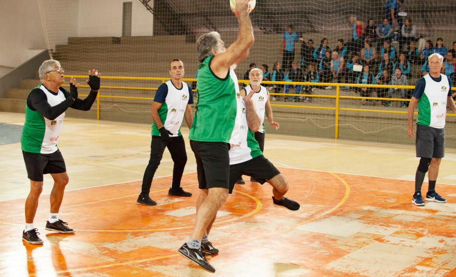 Jogos de Integração dos Idosos: Vôlei Câmbio Jogos de Integração dos Idosos: Vôlei Câmbio