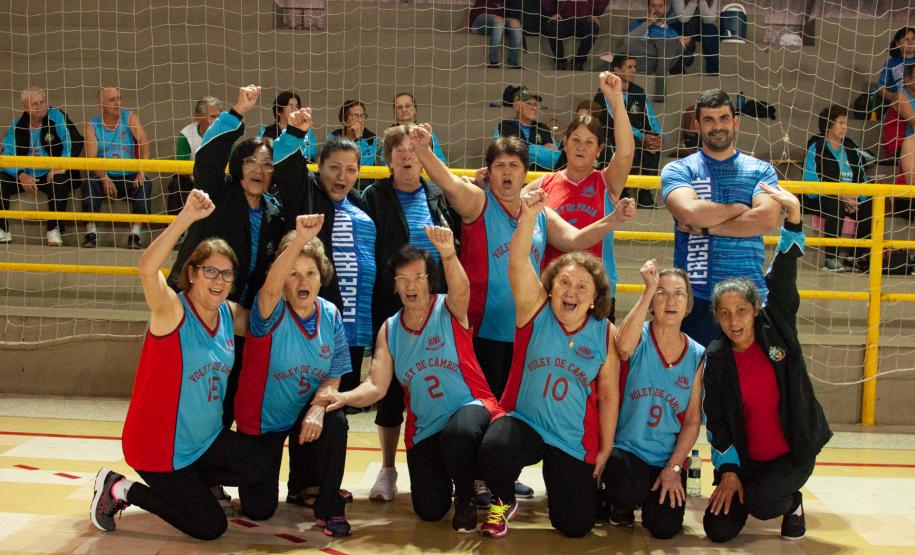 Jogos de Integração dos Idosos: Vôlei Câmbio Jogos de Integração dos Idosos: Vôlei Câmbio
