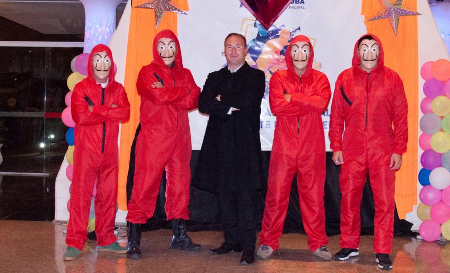 Baile à fantasia dos Jogos da Integração do Idoso