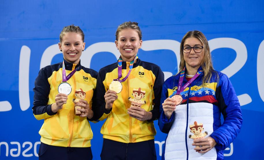 25.08.19 - Jogos Parapanamericanos Lima 2019 - Natação Pódio: 100m Peito SB14 Débora B. Carneiro conquista Ouro e Beatriz B. Carneiro  conquista prata. Foto: Saulo Cruz/Exemplus/CPB