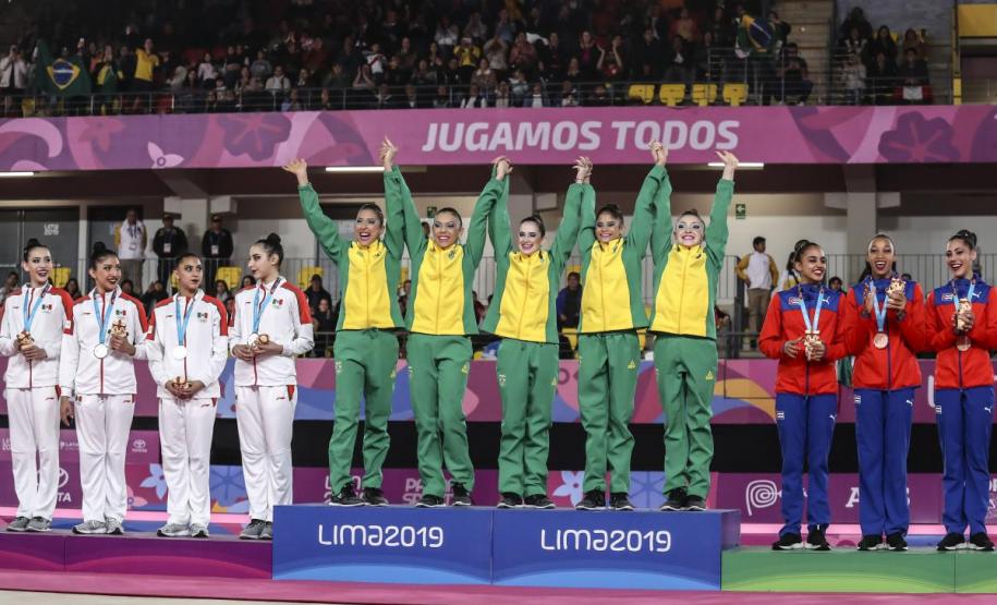 Camila Rossi Coutinho, medalha de ouro na no conjunto (prova mista) da Ginástica Rítmica.