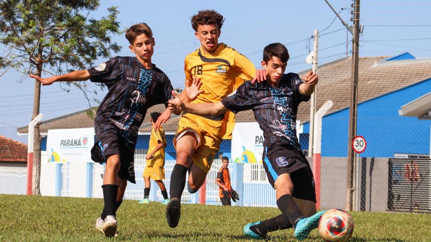 Castro encerra a final B dos 68° Jogos Escolares do Paraná campeão no basquetebol